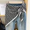 Lenço Triângulo Flor de Castanha Coreana Cortina de Bumbum Acessórios em Camadas Femininos Cinto de Jeans Cintura Lenço de Seda Combinação para Viagem Camisa