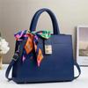 Nova Bolsa Clássica de Alto Valor para Mulheres Grande Capacidade Transfronteiriça Versátil Leve de Luxo Atmosférica Bolsa para Mãe Bolsa de Ombro Transversal para o Dia a Dia