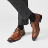 Zapatos de hombre de gran tamaño transfronterizos, nueva colección de otoño, versátiles y elegantes, estilo brogue británico para negocios, zapatos europeos de alta gama