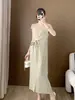Vestido Plissado Design Feminino Primavera e Verão 2024 Novo Cadarço Cobertura de Carne Saia Emagrecedora Vestido Longo Brilhante de Alta Qualidade