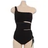 Mono Sexy de Verano para Mujer Estilo Ins Coreano con Hombro Descubierto Empalmado Traje de Baño de una Pieza Suministro al por Mayor para Mujer