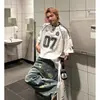 Camiseta de Malla con Estampado de Graffiti de Letras Retro Americano Transfronteriza de Manga Corta para Hombres y Mujeres Tops Deportivos Holgados Transpirables
