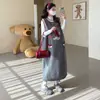 Moda Gestante 2025 Outono e Inverno Novo Bordado Pesado Redutor de Idade Emagrecimento Visual Saia Colete de Comprimento Médio Traje Simples de Camiseta Básica