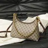 2026 Nuevo Bolso de Hombro Versátil de Lujo Ligero Bolso de Moda Versátil Bolso de Hombro con Monograma Bolso Cruzado de Cadena para Mujer con Sensación de Alta Gama