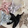 Goma para el pelo cuadrada de satén brillante color crema de alta gama, accesorio para el pelo de estilo nicho para coletas bajas, modelo nuevo
