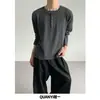 Camiseta Manga Longa Masculina Cor Sólida Base Layer Design Retrô com Botões Simples Versátil Caimento Relaxado para o Dia a Dia