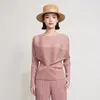 Blusa estilo Miyake com manga morcego, design para primavera e outono, cor sólida, camiseta com cintura fina, manga longa, versátil e moderna, roupas femininas