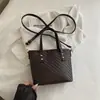 Bolsas femininas super estilosas, nova coleção outono 2026, vibe descontraída, moda nicho tendência, bolsa balde transversal de ombro única