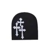 Gorros Tejidos Seleccionados Cuidadosamente con Diseño de Cruz para Mujer, Gorros de Jacquard, Gorros de Hip-Hop de Moda, Moda Deportiva para Exteriores, Estilo Callejero, Artículos de Invierno en Stock