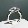 Anillo de Diamante Imitación Mosane Explosiones Transfronterizas Anillo de Mujer a Mozambique Joyería Anillo de Zirconia Anillo de Diamante Anillo de Boda Anillo de Pareja