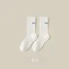 Meias da moda tendências masculinas outono e inverno espessas quentes meias de cano médio absorventes de suor desodorantes com letras meias esportivas meias masculinas