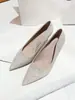 2025 Novo Inverno Bico Fino Boca Rasa Salto Agulha Sapatos de Casamento Salto Alto para Uso Externo Versátil Elegante Salto Alto