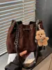 Bolso de Cadena Retro de Aspecto Elevado para Mujer 2025 Nuevo Bolso Cubo de Gamuza Gran Capacidad Bolso de Hombro Único para Mujer