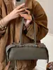Bolsa de Mão Retrô da Moda para Mulheres 2026 Nova Bolsa de Ombro Versátil para Outono e Inverno Bolsa Transversal Simples para o Dia a Dia