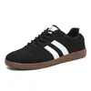 Zapatos de hombre transfronterizos de Quanzhou, zapatillas de entrenamiento alemanas, zapatillas de lona, zapatillas deportivas casuales, zapatos ligeros transpirables de suela blanda, modelos verde y negro