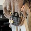 Bolsas de Moda Transfronteiriças Outono 2025 Novo Estilo Bolsa Saco Contraste Retrô Bolsa de Ombro para Passeio Bolsa Transversal Feminina