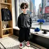 2371 Conjunto de Sudadera para Niños 2026 Otoño Nuevo Estilo Coreano Moda Casual Patchwork Manga Larga Conjunto de Dos Piezas Moderno