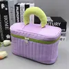 Bolsa de Maquiagem Nova Estilo Ins Transfronteiriça em Cores Doces, Grande Capacidade, Bolsa de Mão Portátil para Mulheres, Bolsa de Armazenamento para Skincare Venda por Atacado