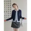 Toma real, precio real, azul marino, cuello redondo, dos piezas falsas, sentido del diseño, top, para mujer, nuevo estilo otoño e invierno, manga larga, a rayas, cárdigan de punto