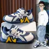 Nuevos zapatos deportivos slip-on de otoño e invierno para niños y niñas, zapatos infantiles de piel con suelas suaves, zapatos casuales de moda