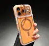 Adequado para iPhone 18 Pro Max, esta capa de telefone apresenta um protetor de lente transparente tipo pele e um design magnético resistente a quedas.