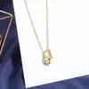 Estilo coreano simples estudante artístico Mori Roman Digital pingente de diamante completo 18K ouro rosa titânio aço clavícula colar para mulheres
