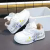 2026 Novos Sapatos Infantis de Primavera/Outono para Meninos e Meninas, Tênis Casuais Infantis com Desenhos, Cano Baixo, Sapatos Brancos, Tênis Esportivos Simples