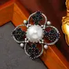 Broche Cruz Flor de Corte Retro Europeo y Americano, Elegante Accesorio de Broche de Perlas, Elegante Pin para Abrigo y Suéter