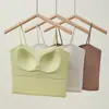 Camisola de Verano para Mujer Estilo Nuevo con Almohadillas Fijas en el Pecho, Modelo Popular Blanco, Sujetador Integrado con Hermoso Diseño de Espalda en Forma de U
