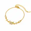 Pulsera mariposa nueva y moderna con incrustaciones de micro pavé de diamantes y estrellas, una pieza de lujo ligera para mujer, que ofrece un look único, de alta gama y elegante, perfecta para combinar y estilizar de forma versátil