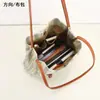 Nova Moda Bolsa de Ombro para o Dia a Dia Popular Listrada Versátil Bolsa Tote de Ombro Simples Bolsa Transversal Feminina de Couro Genuíno