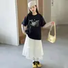 Camiseta de Primavera e Outono para Meninas 2026 Moda Estilo Coreano Casual para Crianças Maiores com Laço de Fita e Mangas de Renda