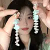 Pendientes de Acero con Aguja y Flores de Cuentas Acrílicas, Pendientes de Botón Versátiles Frescos y de Lujo Ligero con un Diseño Único, Pendientes de Nicho al por Mayor