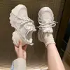 Tênis 'dad shoes' casuais e estilosos, com sola grossa e que aumentam a altura, para mulheres, novo modelo 2026, malha respirável, tênis versátil para pessoas baixinhas, moderno