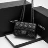 Bolso de Mujer 2025 Nuevo de Moda Bolso de Hombro Cruzado Bolso de Cadena Acolchado Estilo Chanel Bolso de Mano Versátil de Lujo Ligero Retro Europeo y Americano