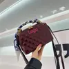 Bolsa de Mão Acolchoada Estilo Tweed para Mulheres 2025 Novo Estilo Elegante Grande Capacidade Ombro Único Versátil Três Maneiras de Carregar Moda