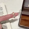 Anel de Letra Novo e Doce com Design H, Aberto e Cravejado com Diamantes, Anel de Esmalte Versátil de Nicho para Mulheres, Design de Luxo Leve, Item Popular de Alta Qualidade
