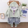 Conjunto de Roupa de Primavera para Bebê Menina, Roupas Infantis Estilosas, Conjunto de Três Peças com Jaqueta com Capuz de Desenho Animado para Menina Pequena