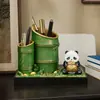 Adorno creativo de portalápices de panda ascendente, regalo de almacenamiento para oficina, decoración de escritorio, regalo de graduación para estudiantes de secundaria y preparatoria