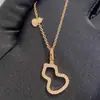 Collar Mimi de Oro Chapado en Oro Calabaza Hueca Dorada Cadena de Clavícula Desmontable con Incrustaciones de Diamante para Mujer Outlet de Fábrica