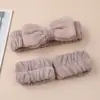 Set de Tres Piezas de Felpa de Coral Absorbente para Lavado Facial con Diadema y Pulseras para Herramientas de Cuidado Facial y Gadget de Lavado Facial para Mujeres