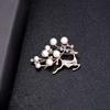 Broche de Ciervo Nuevo Lujo Ligero Sentido de Alta Gama Temperamento de Alta Gama Corsage al por Mayor Pin para Suéter Joyería Fina Pequeña Accesorios