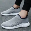 Zapatillas de deporte tejidas voladoras para las cuatro estaciones para parejas, zapatos para hombre, calcetines ligeros, cubrezapatos, zapatos casuales de moda para hombres y mujeres