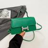 Bolso cuadrado pequeño de moda popular de este año 2025 con patrón de cocodrilo, bolso de mano de nicho, bolso de hombro y bandolera de alto valor para mujer