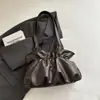 Bolsa de ombro retrô de cor sólida alta-costura modelo 2026 design estiloso tendência alta-costura para o dia a dia bolsa de ombro plissada