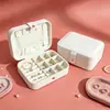 Nuevo en stock estuche portátil de cuero para joyería con espejo, caja expositora con accesorio de broche, caja de almacenamiento para anillos y accesorios para el cabello de niñas