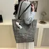2026 Tendência de Moda Simples Bolsa de Ombro Tote Feminina Outono Novo Estilo Estilo Estrangeiro Grande Capacidade Bolsa Casual