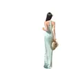 Vestido de Malla Elástica Color Verde Menta con Parches, Falso Dos Piezas, Corte Ajustado, Cuello Halter, Manga Larga, Longitud Media para Mujer en Tejido de Punto