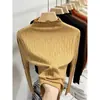 Tricô Branco Meia-Gola para Mulheres Estilo Outono/Inverno Chique Vazado Ajustado Camada Interna Suéter Top Curto de Base