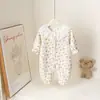 Mameluco de Coral Fleece Nuevo Lindo para Bebé Primavera Otoño Niña Cuello de Encaje Estampado de Dibujos Animados Ropa para Gatear